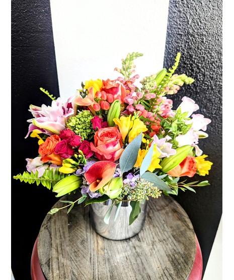 fall garden-style floral arrangement with extravagant, premium flowers